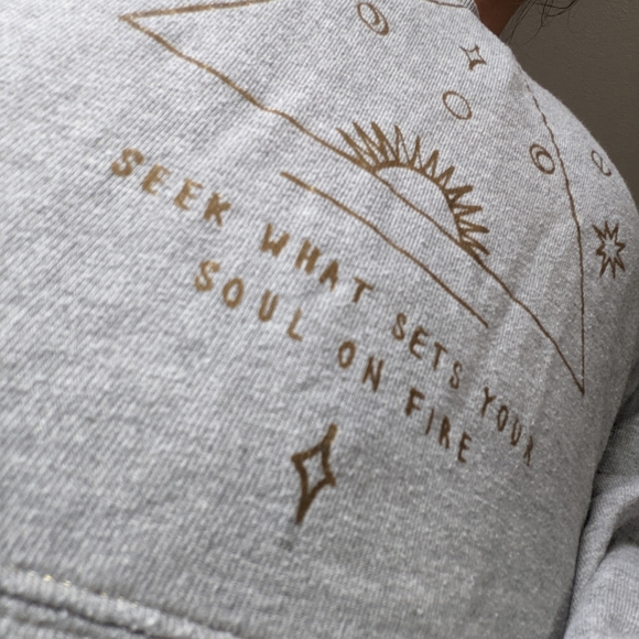 Crop Sweater - Picture 2 of 3